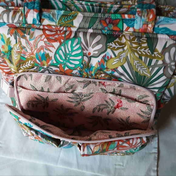 NEW Vera Bradley Utility Tote - Picture 7 of 13